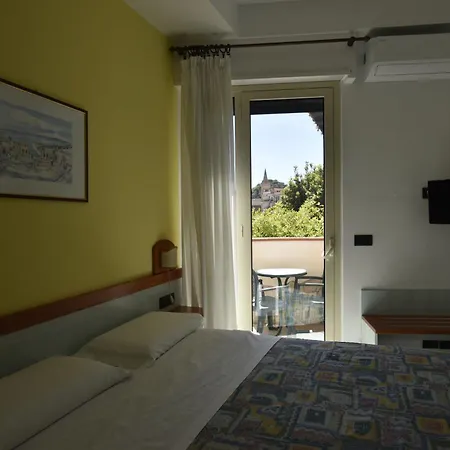 Condor 3* Таормина